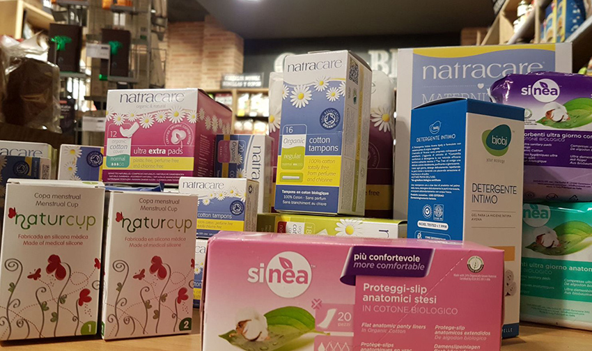 Algunos productos ecológicos de higiene íntima que podrás encontrar en los supermercados Oh!MyBio.